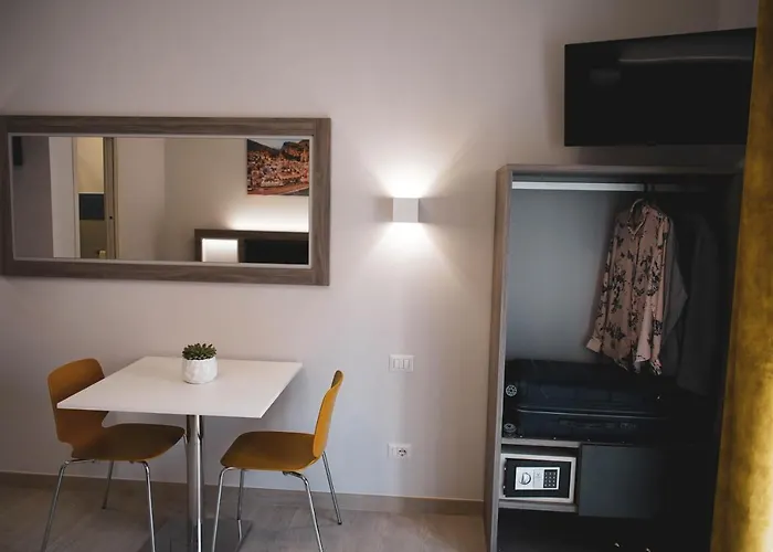 Yeasy Smart Pensjonat 4*