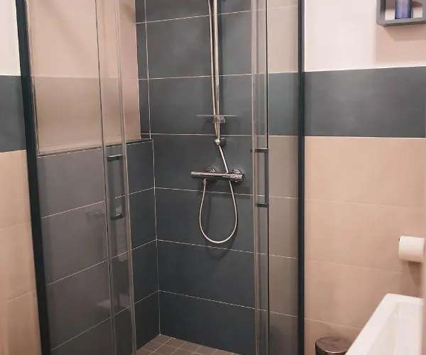 Pensjonat Yeasy Smart 4*